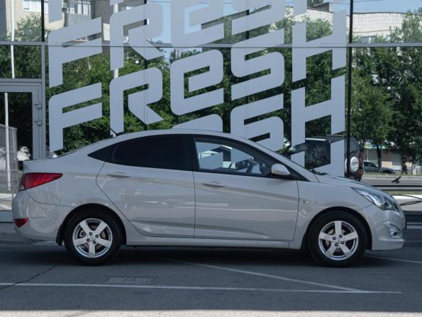 Hyundai Solaris I Рестайлинг с пробегом 2015 года, цена 1 029 000 рублей, 182713 км, седан, Автокод Объявления