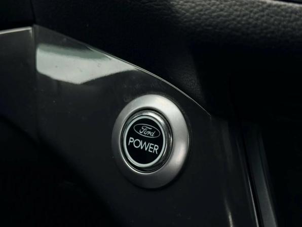 Ford Kuga II с пробегом 2013 года, цена 1 095 000 рублей, 156290 км, внедорожник, Автокод Объявления