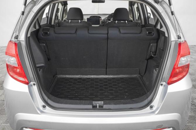 Honda Fit II с пробегом 2013 года, цена 769 000 рублей, 166000 км, хэтчбек, Автокод Объявления