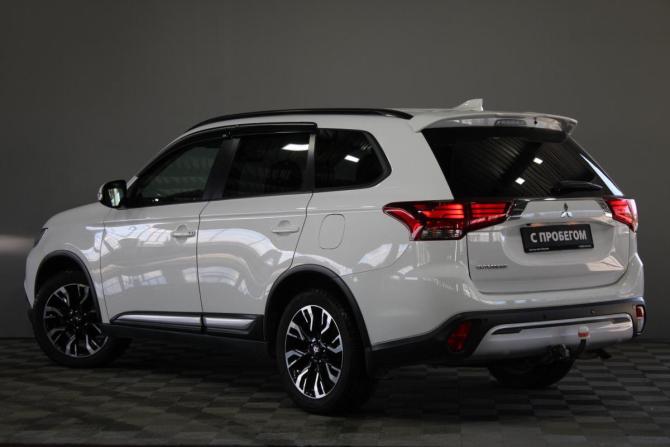 Mitsubishi Outlander III Рестайлинг 3 с пробегом 2021 года, цена 2 365 000 рублей, 127760 км, внедорожник, Автокод Объявления