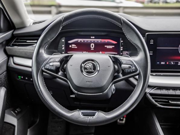 Skoda Octavia IV (A8) с пробегом 2021 года, цена 2 528 000 рублей, 154275 км, лифтбек, Автокод Объявления