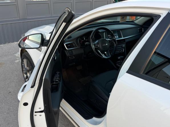 Kia Optima IV Рестайлинг с пробегом 2018 года, цена 2 200 000 рублей, 89792 км, седан, Автокод Объявления