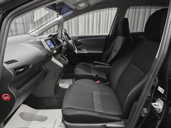 Toyota Wish II с пробегом 2010 года, цена 1 070 000 рублей, 213000 км, минивэн, Автокод Объявления