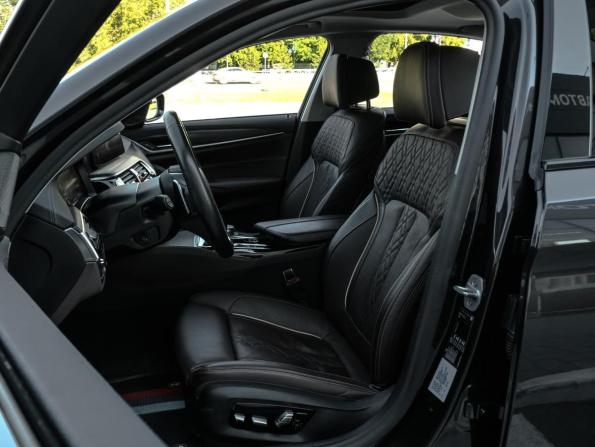 BMW 5 серии VII (G30/G31/G38) Рестайлинг с пробегом 2021 года, цена 4 300 000 рублей, 95442 км, седан, Автокод Объявления