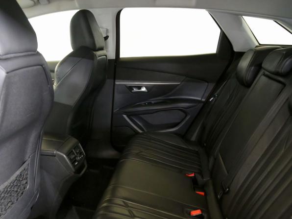 Peugeot 3008 II с пробегом 2017 года, цена 1 650 000 рублей, 160000 км, внедорожник, Автокод Объявления