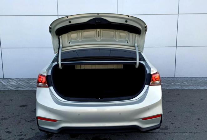 Hyundai Solaris II с пробегом 2018 года, цена 1 350 000 рублей, 128482 км, седан, Автокод Объявления
