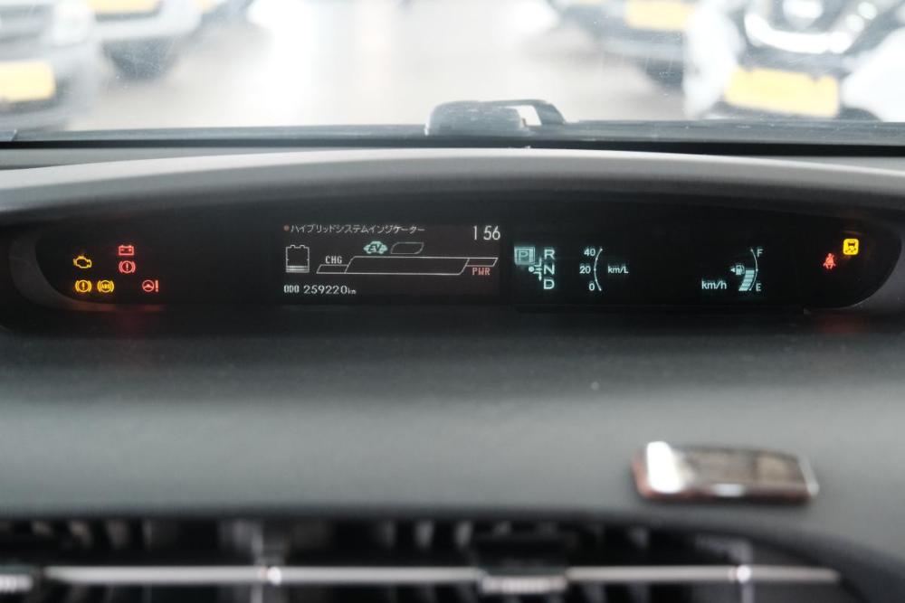 Toyota Prius III Рестайлинг (XW30) Омск  - изображение 19