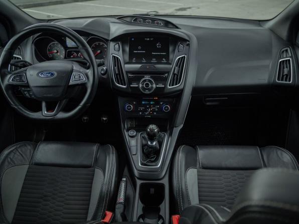 Ford Focus ST III Рестайлинг с пробегом 2018 года, цена 1 875 000 рублей, 16500 км, хэтчбек, Автокод Объявления