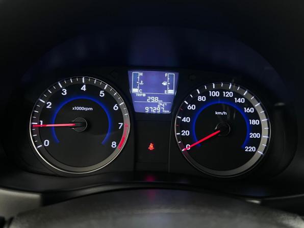 Hyundai Solaris I Рестайлинг с пробегом 2015 года, цена 995 000 рублей, 97234 км, хэтчбек, Автокод Объявления