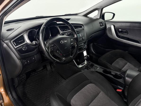 Kia Ceed II Рестайлинг с пробегом 2016 года, цена 1 066 400 рублей, 183973 км, хэтчбек, Автокод Объявления