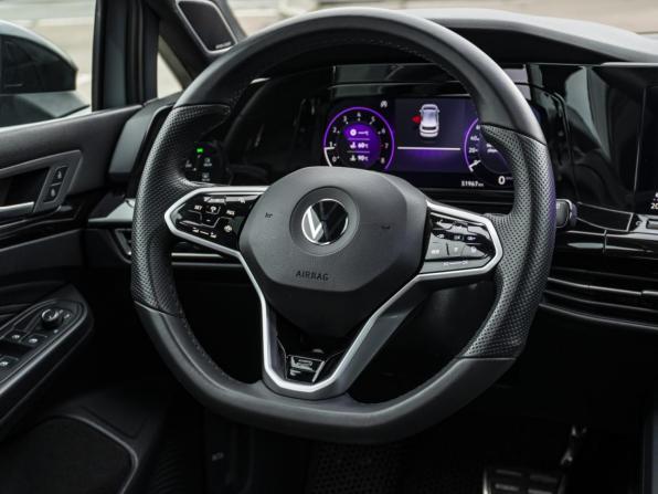 Volkswagen Golf VIII с пробегом 2021 года, цена 2 939 000 рублей, 52700 км, хэтчбек, Автокод Объявления