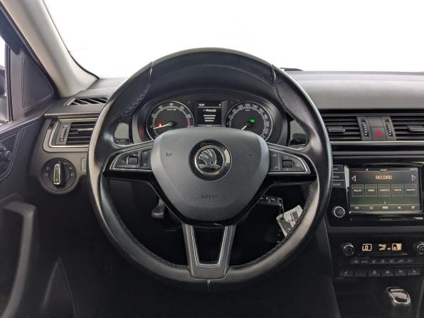 Skoda Rapid I Рестайлинг с пробегом 2018 года, цена 1 380 000 рублей, 99010 км, лифтбек, Автокод Объявления