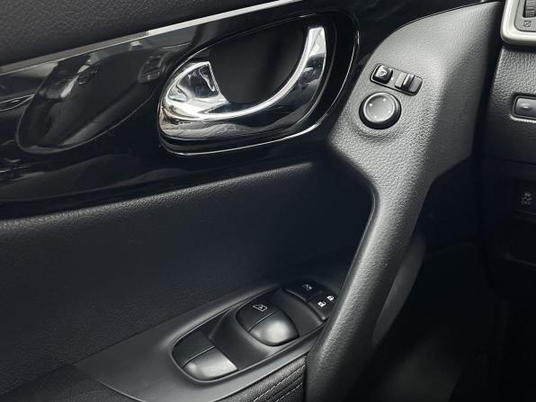 Nissan Qashqai II с пробегом 2018 года, цена 1 651 000 рублей, 112148 км, внедорожник, Автокод Объявления