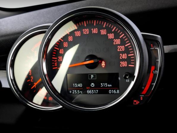 Mini Hatch III (F55/F56) Рестайлинг с пробегом 2021 года, цена 2 550 000 рублей, 66313 км, хэтчбек, Автокод Объявления