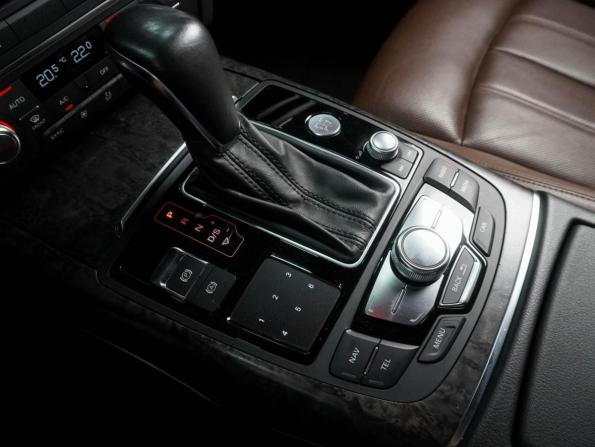 Audi A6 IV (C7) Рестайлинг с пробегом 2018 года, цена 3 096 000 рублей, 133584 км, седан, Автокод Объявления