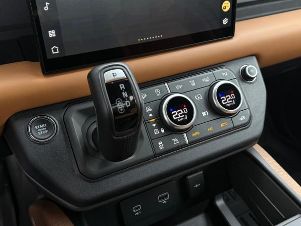 Land Rover Defender II с пробегом 2022 года, цена 11 300 000 рублей, 40895 км, внедорожник, Автокод Объявления