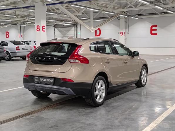 Volvo V40 Cross Country I с пробегом 2014 года, цена 1 349 000 рублей, 72554 км, хэтчбек, Автокод Объявления