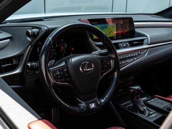 Lexus ES VII с пробегом 2021 года, цена 3 890 000 рублей, 171829 км, седан, Автокод Объявления