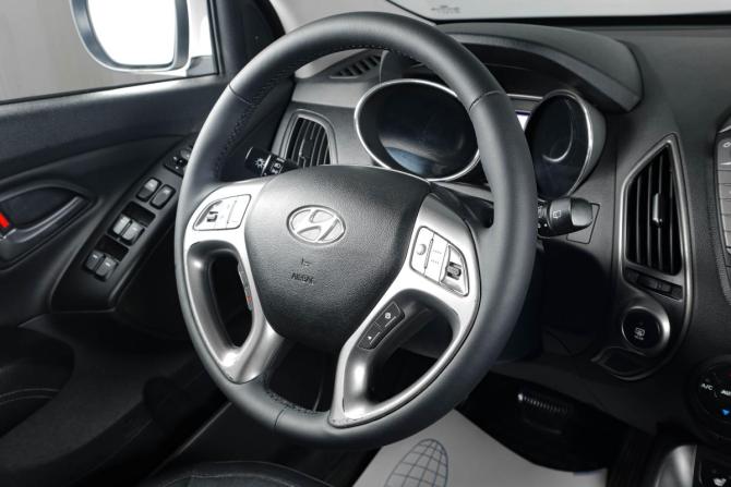 Hyundai ix35 I Рестайлинг с пробегом 2014 года, цена 1 359 000 рублей, 224300 км, внедорожник, Автокод Объявления