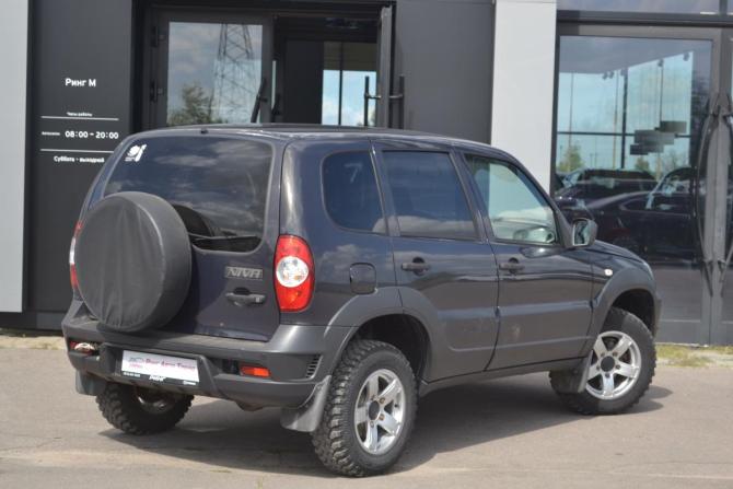 Chevrolet Niva I Рестайлинг с пробегом 2018 года, цена 750 000 рублей, 68500 км, внедорожник, Автокод Объявления