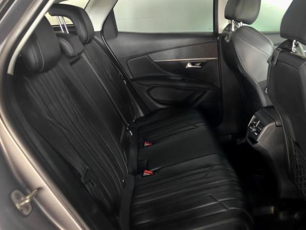 Peugeot 3008 II с пробегом 2017 года, цена 1 570 000 рублей, 123000 км, внедорожник, Автокод Объявления