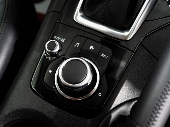 Mazda Axela III Рестайлинг с пробегом 2016 года, цена 1 230 500 рублей, 109870 км, хэтчбек, Автокод Объявления
