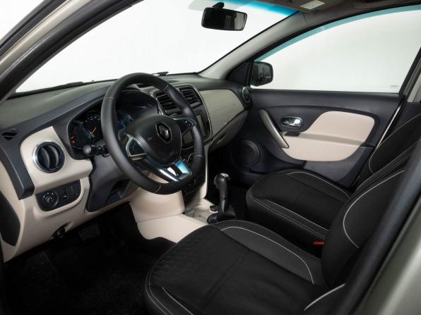 Renault Logan II Рестайлинг с пробегом 2018 года, цена 894 000 рублей, 127000 км, седан, Автокод Объявления