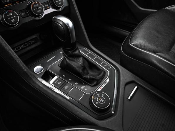 Volkswagen Tiguan II с пробегом 2019 года, цена 2 824 000 рублей, 185855 км, внедорожник, Автокод Объявления