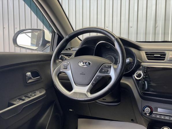 Kia Rio III Рестайлинг с пробегом 2015 года, цена 1 007 000 рублей, 172267 км, седан, Автокод Объявления