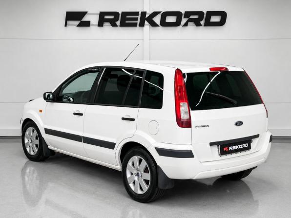 Ford Fusion I Рестайлинг с пробегом 2006 года, цена 329 000 рублей, 263402 км, хэтчбек, Автокод Объявления