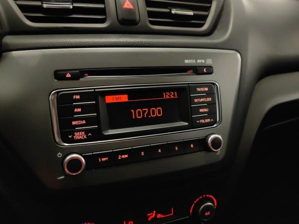 Kia Rio III Рестайлинг с пробегом 2016 года, цена 835 000 рублей, 100350 км, хэтчбек, Автокод Объявления