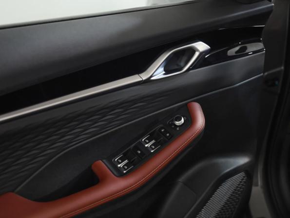 Geely Coolray I Рестайлинг с пробегом 2023 года, цена 1 989 000 рублей, 38827 км, внедорожник, Автокод Объявления