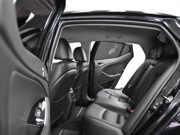 Kia Optima III Рестайлинг с пробегом 2015 года, цена 1 049 000 рублей, 129000 км, седан, Автокод Объявления