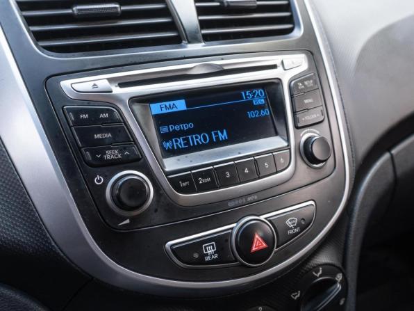 Hyundai Solaris I Рестайлинг с пробегом 2015 года, цена 1 039 000 рублей, 182705 км, седан, Автокод Объявления