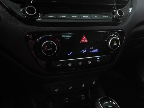 Hyundai Solaris II Рестайлинг с пробегом 2021 года, цена 1 990 000 рублей, 70005 км, седан, Автокод Объявления