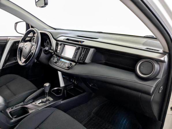 Toyota RAV4 IV (XA40) Рестайлинг с пробегом 2018 года, цена 2 350 000 рублей, 97521 км, внедорожник, Автокод Объявления