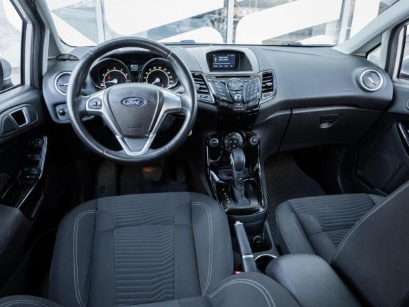 Ford Fiesta Mk6 Рестайлинг с пробегом 2015 года, цена 1 098 000 рублей, 30256 км, хэтчбек, Автокод Объявления
