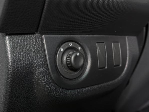 Renault Logan II Рестайлинг с пробегом 2019 года, цена 949 000 рублей, 70998 км, седан, Автокод Объявления