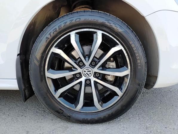 Volkswagen Jetta VI Рестайлинг с пробегом 2014 года, цена 909 800 рублей, 216315 км, седан, Автокод Объявления