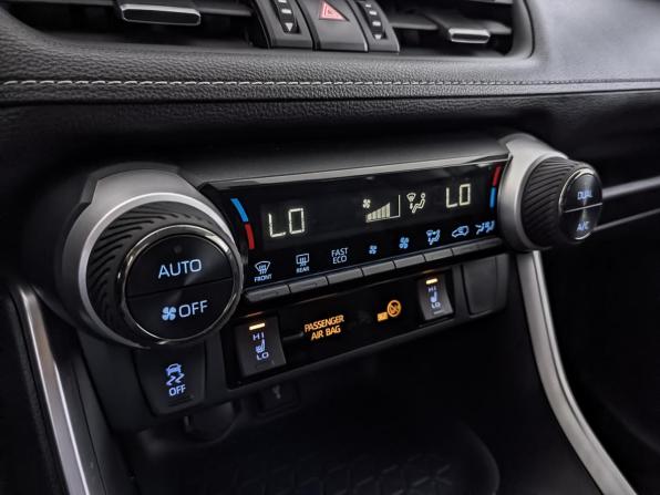 Toyota RAV4 V (XA50) с пробегом 2020 года, цена 3 290 000 рублей, 30845 км, внедорожник, Автокод Объявления