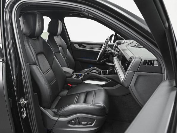 Porsche Cayenne III Рестайлинг с пробегом 2024 года, цена 16 350 000 рублей, 34752 км, внедорожник, Автокод Объявления