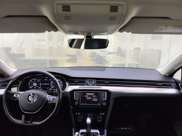 Volkswagen Passat B8 с пробегом 2016 года, цена 1 490 000 рублей, 291884 км, универсал, Автокод Объявления