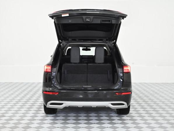 Mitsubishi Outlander IV с пробегом 2023 года, цена 2 399 000 рублей, 31688 км, внедорожник, Автокод Объявления