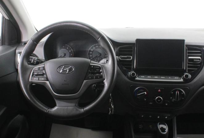 Hyundai Solaris II Рестайлинг с пробегом 2021 года, цена 1 600 000 рублей, 98409 км, седан, Автокод Объявления