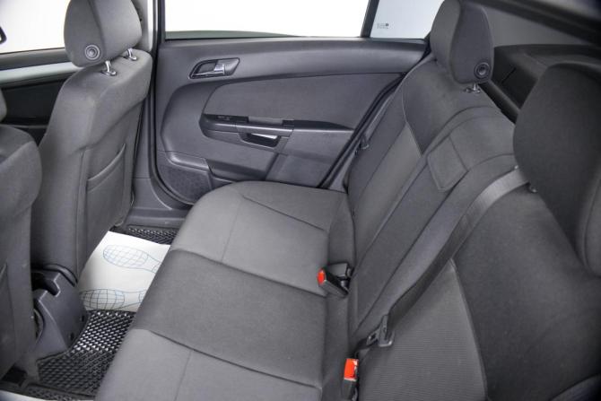Opel Astra H Рестайлинг с пробегом 2014 года, цена 899 000 рублей, 112124 км, седан, Автокод Объявления