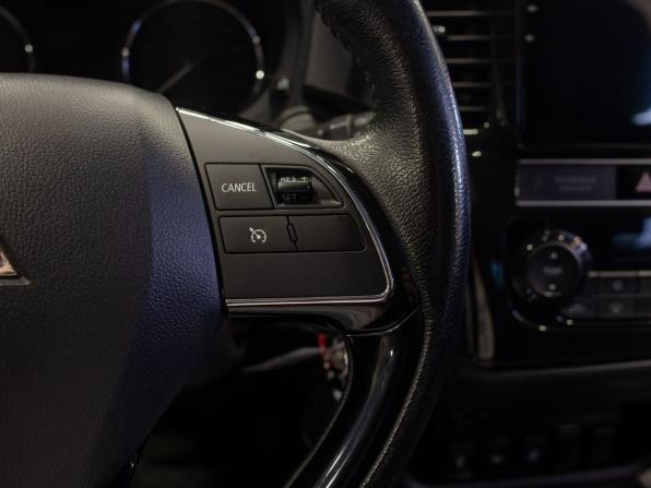 Mitsubishi Outlander III Рестайлинг 3 с пробегом 2019 года, цена 2 295 000 рублей, 110235 км, внедорожник, Автокод Объявления