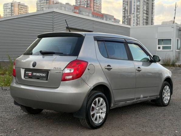 Skoda Fabia II Рестайлинг с пробегом 2011 года, цена 375 000 рублей, 286701 км, хэтчбек, Автокод Объявления