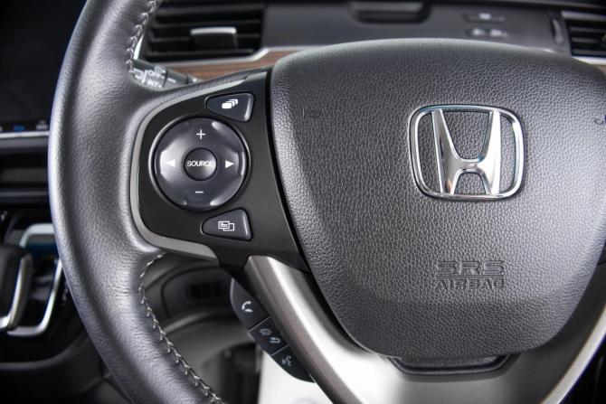 Honda Freed II Рестайлинг с пробегом 2022 года, цена 2 699 000 рублей, 40526 км, компактвэн, Автокод Объявления