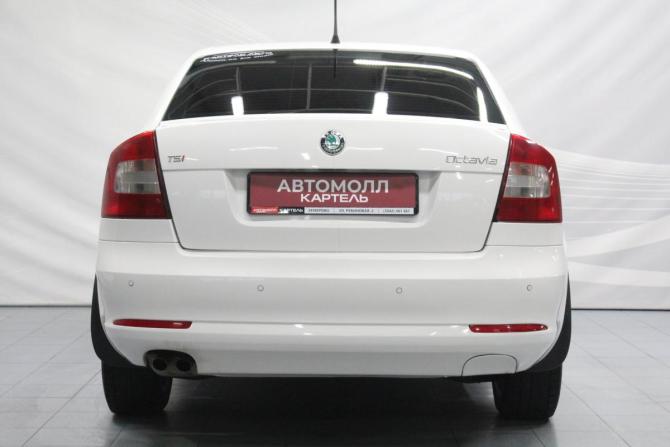 Skoda Octavia II (A5) Рестайлинг с пробегом 2013 года, цена 829 000 рублей, 208439 км, лифтбек, Автокод Объявления