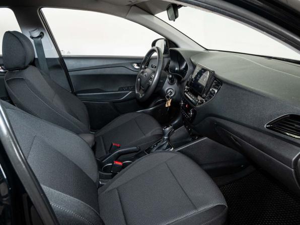 Hyundai Solaris II Рестайлинг с пробегом 2020 года, цена 1 566 000 рублей, 130298 км, седан, Автокод Объявления